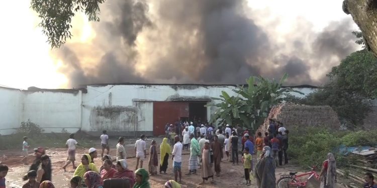 বন্দরে তুলার মিলের আগুন নিয়ন্ত্রনে