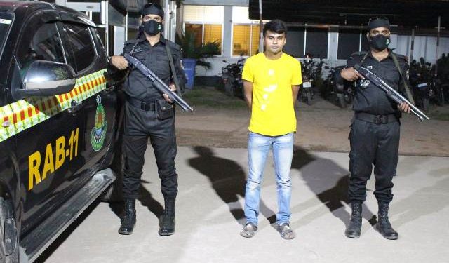 বন্দরে গাজা সহ গ্রেফতার ২