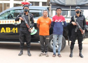 সিদ্ধিরগঞ্জে ভারতীয় শাড়ি সহ ২ চোরকারবারী গ্রেফতার