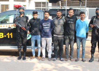 সিদ্ধিরগঞ্জে ছিনতাইকারী চক্রের ৫ সদস্য গ্রেফতার