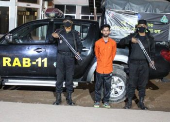 ফতুল্লায় অনলাইন জুয়াড়ি গ্রেফতার