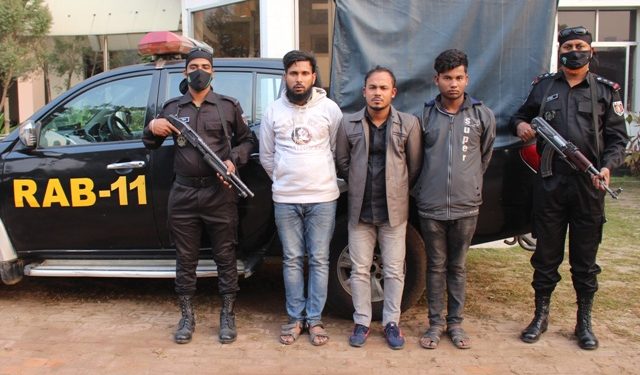 সিদ্ধিরগঞ্জে ইয়াবা সহ গ্রেফতার ৩