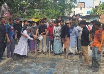 পাইকপাড়ায় আরসিসি ঢালাই কাজের উদ্বোধন করলেন কাউন্সিলর বাবু