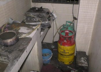 ফতুল্লায় গ্যাস সিলিন্ডারের আগুনে দগ্ধ ৪