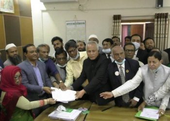 মেয়র পদে আইভীর মনোনয়ন জমা