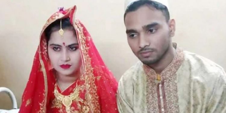 প্রেমিক পেতে অসুস্থ সেজে প্রেমিকা হাসপাতালে, অবশেষে বিয়ে