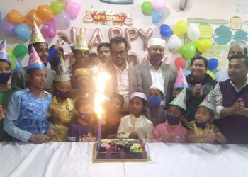 মা পাশে নাই তার পরও এতিম শিশুদের মায়ের জন্মদিন পালন