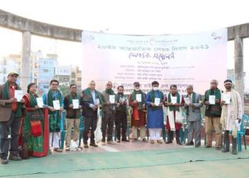 সমাজ বদলাতে, গণতন্ত্র রক্ষায় কবিতাই হাতিয়ার’