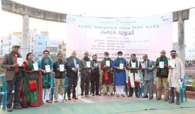 সমাজ বদলাতে, গণতন্ত্র রক্ষায় কবিতাই হাতিয়ার’