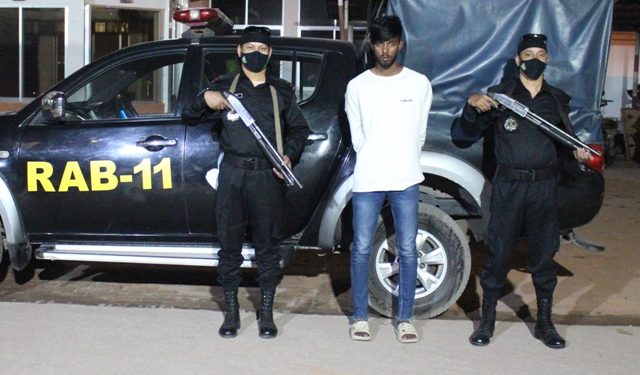 বন্দরে ওয়ারেন্টভুক্ত পলাতক আসামী গ্রেফতার