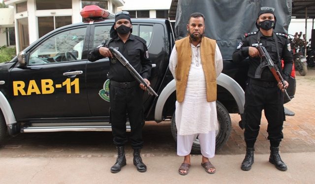 সিদ্ধিরগঞ্জে ওয়ারেন্টভুক্ত আসামী গ্রেফতার