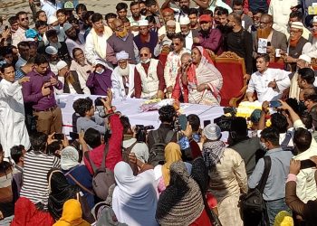 নৌকায় কিন্তু হাতি মানুষ ঘোড়া সব উঠেছিল-আইভী