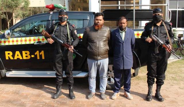 বন্দরে ২০০ বোতল ফেন্সিডিল সহ গ্রেফতার ২