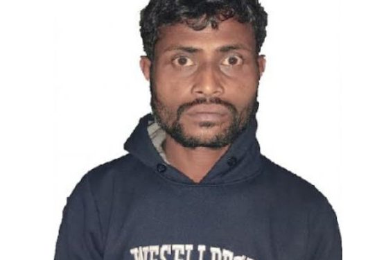 সকালে ঘুম না উঠায় হেলপারকে হত্যা করলো চালক