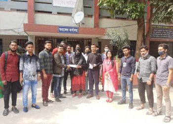 অয়ন ওসমানের পক্ষে শিক্ষার্থীদের আর্থিক সহায়তা প্রদান