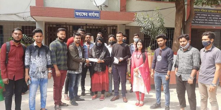 অয়ন ওসমানের পক্ষে শিক্ষার্থীদের আর্থিক সহায়তা প্রদান