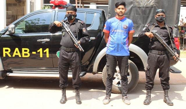 সোনারগায়ে গাঁজা সহ গ্রেফতার ১