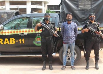 সোনারগায়ে ৪০০ বোতল ফেন্সিডিল সহ গ্রেফতার ১