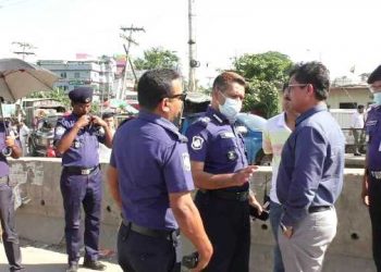 ঈদে নিরাপদে চলাচলে মহাসড়ক পরিদর্শনে ডিসি এসপি