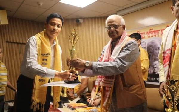 ভারতে সাংবাদিক ইব্রাহীম খলিলকে সম্মাননা