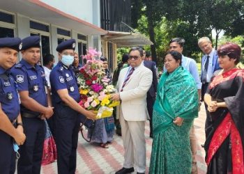 প্রধান বিচারপতি হাসান’র ডকইয়ার্ড এলাকা পরিদর্শন