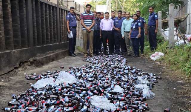 নারায়ণগঞ্জে সাড়ে ৮ হাজার ফেনসিডিল ধ্বংস