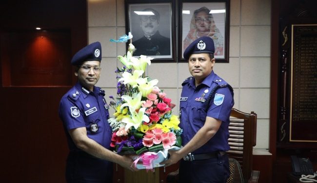 নারায়ণগঞ্জের নয়া এসপি রাসেল’র যোগদান