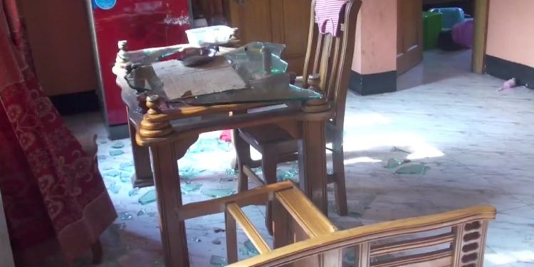 রুপগঞ্জে বিএনপির নেতাকর্মীদের বাড়িতে হামলা ও ভাংচুর