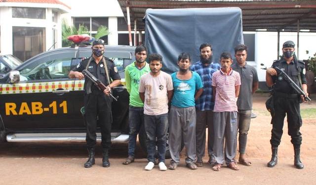 না’গঞ্জে পন্যবাহী গাড়ি ডাকাতি চক্রের ৬ সদস্য গ্রেফতার