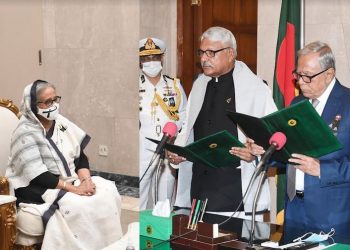 শপথ নিলেন নবনির্বাচিত ডেপুটি স্পিকার শামসুল হক টুকু