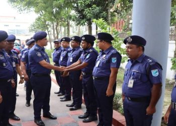 দেশ বিরোধী কর্মকান্ডে যারা জ্বালাও পোড়াও করবে তাদেরকে কঠিন হস্তে দমন করবেন- এসপি রাসেল