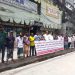 ব্যাটারিচালিত রিকশার বিভিন্ন দাবিতে চালক সংগ্রাম পরিষদের মানববন্ধন