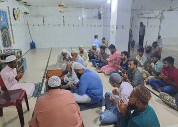 চাষাঢ়া বালুর মাঠে অয়ন ওসমান’র সু্স্থ্যতায় দোয়া