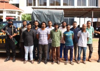 দেশীয় অস্ত্র ও ককটেলসহ আন্ত:জেলা ১১ ডাকাত গ্রেফতার
