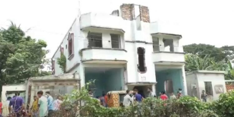 মদনপুরে দু গ্রুপের সংঘর্ষে আহত ১৫