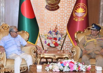 রাষ্ট্রপতি’র সাথে বিদায়ী পুলিশ মহাপরিদর্শক’র স্বাক্ষাৎ