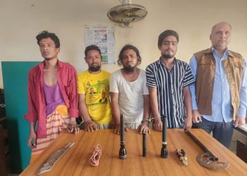 সোনারগায়ে দেশীয়অস্ত্র সহ ৪ ডাকাত গ্রেফতার