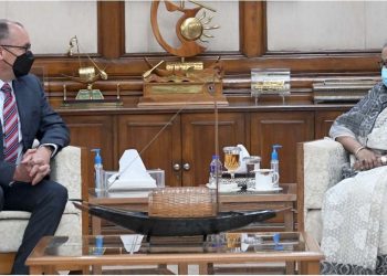 প্রধানমন্ত্রী শেখ হাসিনার নেতৃত্বে টিকাদান কার্যক্রমে বাংলাদেশ যুক্তরাষ্ট্রের চেয়ে এগিয়ে-পিটার হাস