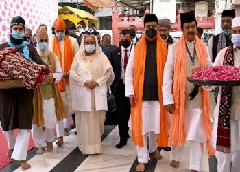 নিজামউদ্দিনের দরগা জিয়ারতের মাধ্যমে ভারতে প্রধানমন্ত্রীর সফর শুরু