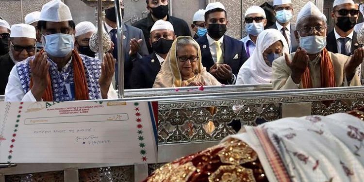 আজমির শরীফে বাংলাদেশের সকলের জন্য দোয়া চাইলেন প্রধানমন্ত্রী