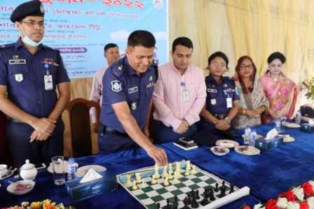 না’গঞ্জে মার্কস অ্যাকটিভ স্কুল চেস চ্যাম্পস’র উদ্বোধন করেন এসপি রাসেল