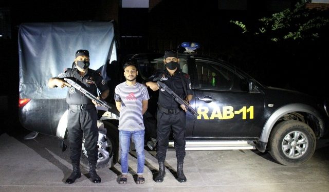 ফতুল্লায় হত্যা ও ধর্ষণ মামলার পলাতক আসামী গ্রেফতার