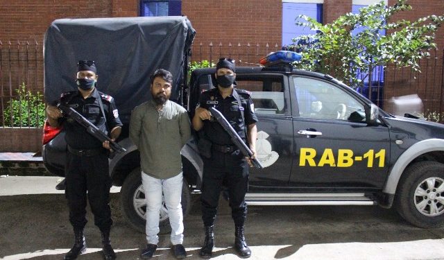 ফতুল্লায় হত্যা মামলার পলাতক আসামী শাহাদাৎ গ্রেফতার