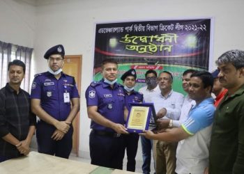 এডভেঞ্চারল্যান্ড পার্ক দ্বিতীয় বিভাগ ক্রিকেট লীগ’র উদ্বোধন করলেন এসপি