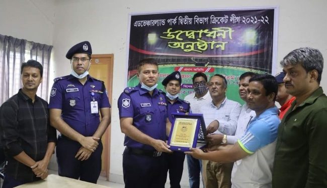 এডভেঞ্চারল্যান্ড পার্ক দ্বিতীয় বিভাগ ক্রিকেট লীগ’র উদ্বোধন করলেন এসপি