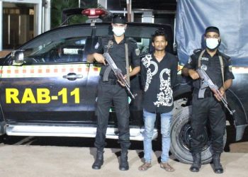 সোনারগায়ে ফেন্সিডিল সহ গ্রেফতার ১