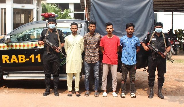 সোনারগায়ে কিশোরগ্যাংয়ের “সুমন গ্রুপ”এর ৪ সদস্য গ্রেফতার