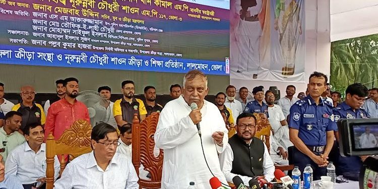 শেখ হাসিনা প্রধানমন্ত্রী থাকলে দেশ এগিয়ে যাবে: স্বরাষ্ট্রমন্ত্রী