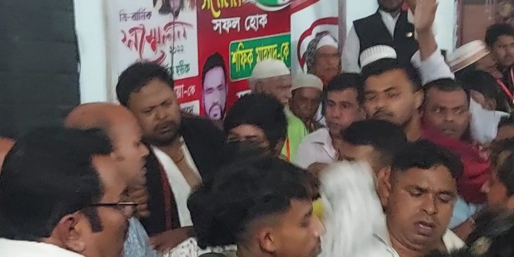 বক্তাবলী আওয়ামীলীগের ত্রি বার্ষিকী সম্মেলন হট্টগোলে স্থগিত