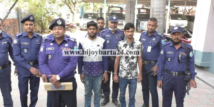 ফতুল্লায় একাধিক মামলার আসামী রাজু প্রধান সহযোগী সহ গ্রেপ্তার